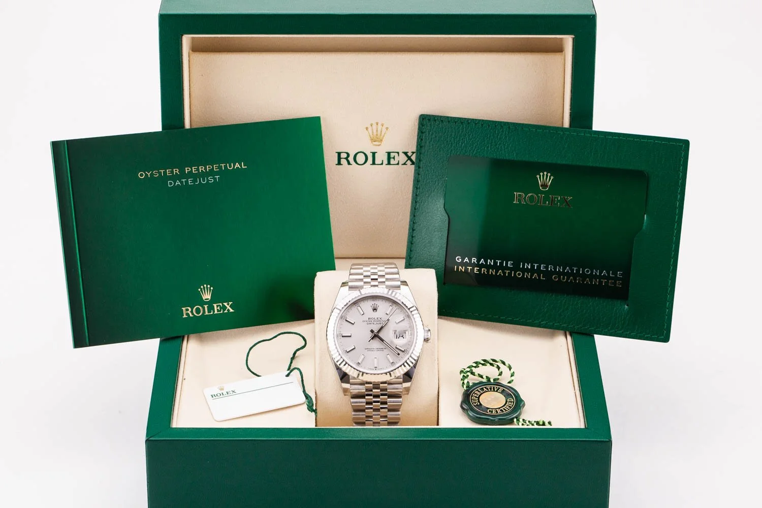 ROLEX DATEJUST 箱と付属品セット Rolex Datejust 41 Silver Fluted Jubilee 126334 — Watch